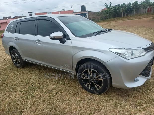 Toyota Corolla Fielder 2016 Silver