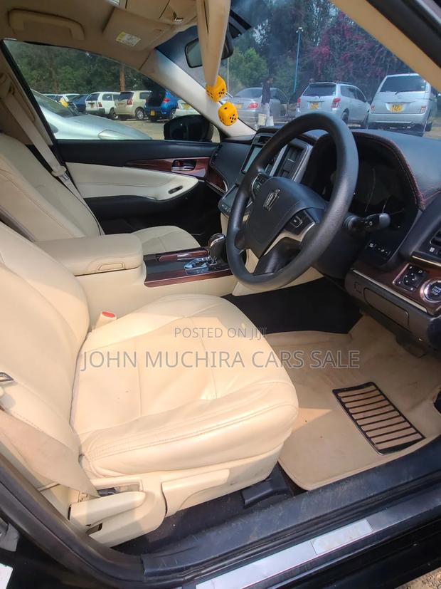 Toyota Crown 2014 Black
