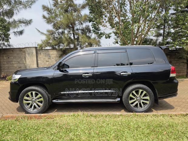 Toyota Land Cruiser 4.6 V8 ZX 2011 Matt Black