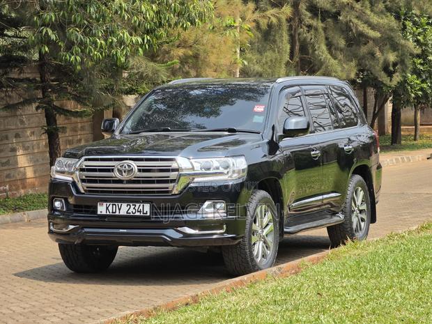 Toyota Land Cruiser 4.6 V8 ZX 2011 Matt Black