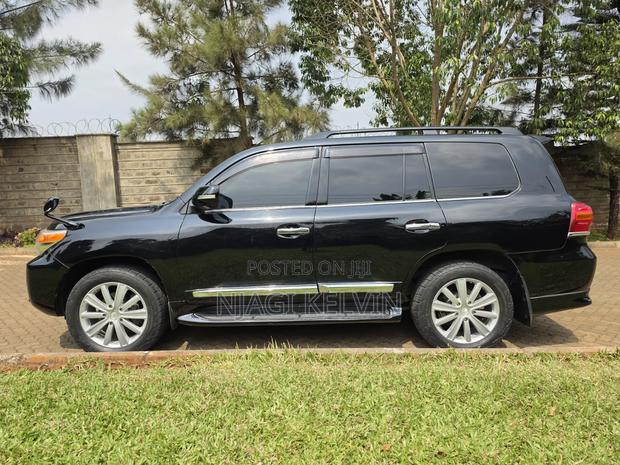 Toyota Land Cruiser 4.6 V8 ZX 2012 Matt Black