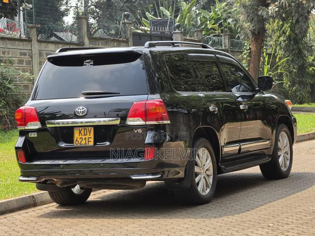 Toyota Land Cruiser 4.6 V8 ZX 2012 Matt Black