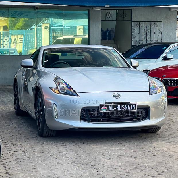 Nissan Fairlady 2019 Silver