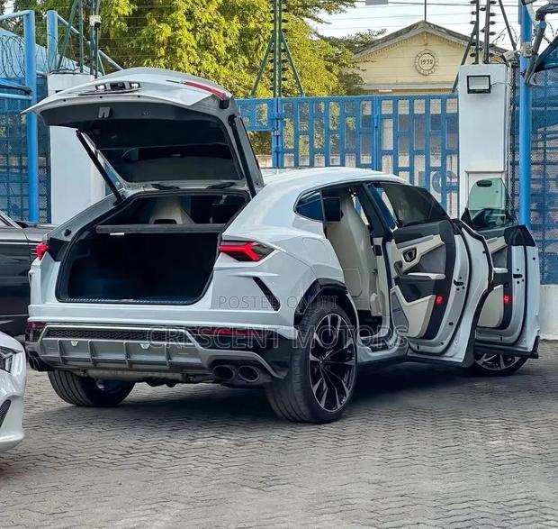 Lamborghini Urus 2023 Pearl