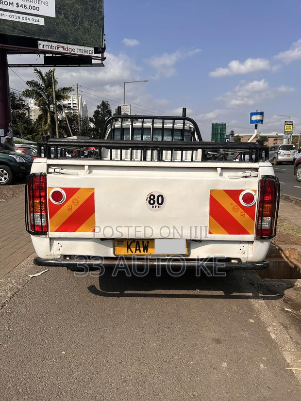 Toyota Hilux 2006 White