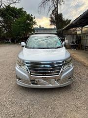 Nissan Elgrand SV Premium 2014 Silver for sale