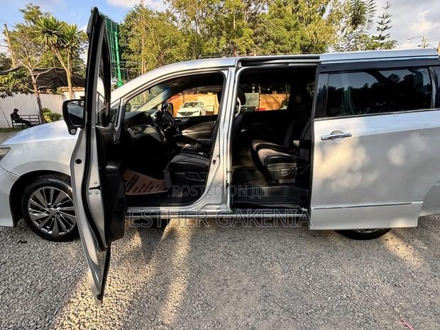 Nissan Elgrand SV Premium 2014 Silver