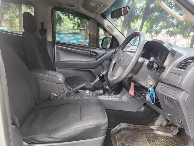 Isuzu D-MAX 2017 White