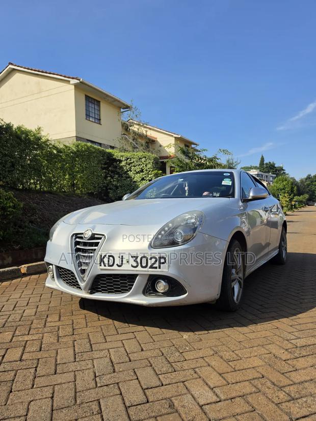 Alfa Romeo Giulietta 2012 Pearl
