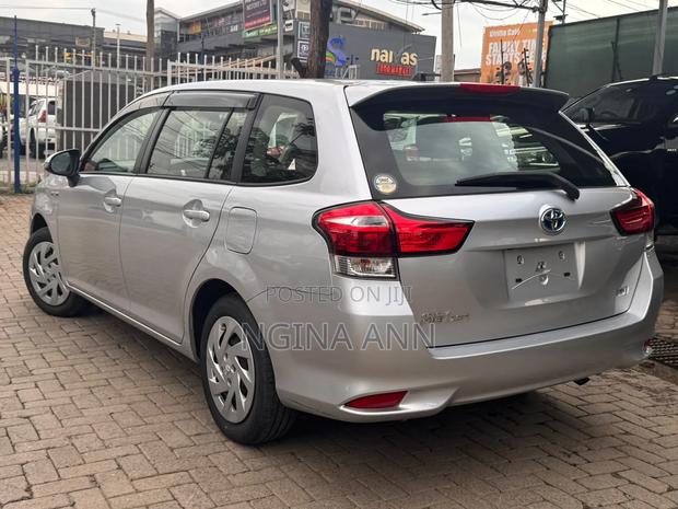 Toyota Corolla Fielder 2020 Silver