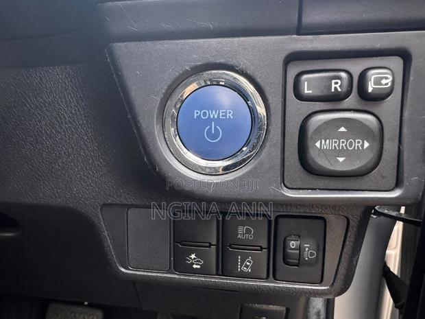 Toyota Corolla Fielder 2020 Silver