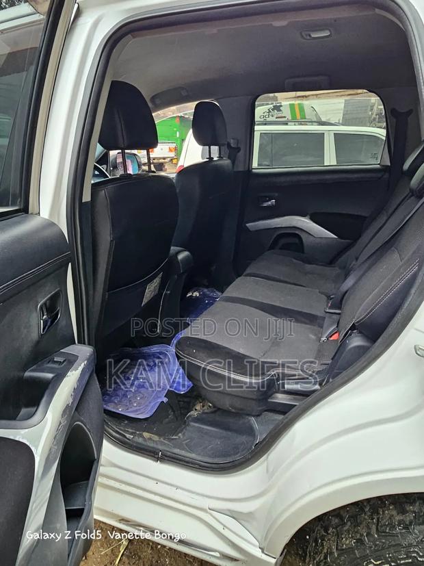 Mitsubishi Outlander 2010 White