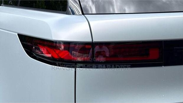 New Land Rover Range Rover Sport P635 SV Carbon 2026 White