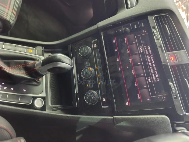 Volkswagen Golf 2019 Pearl