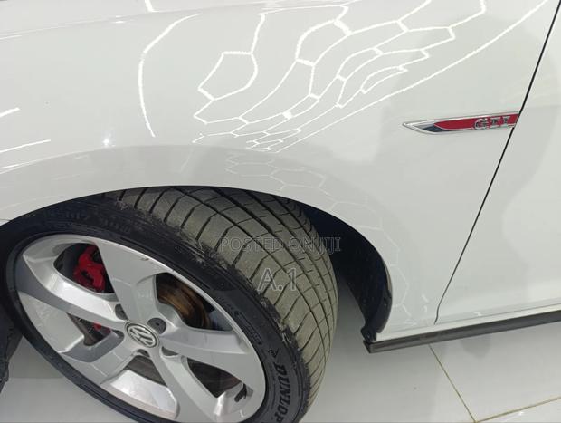 Volkswagen Golf 2019 Pearl