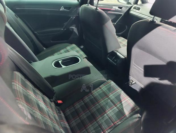 Volkswagen Golf 2019 Pearl