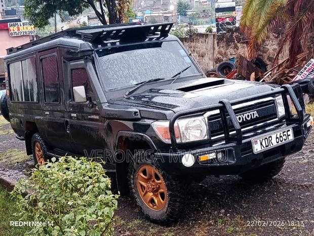 Toyota Land Cruiser 2003 Black