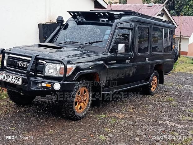 Toyota Land Cruiser 2003 Black