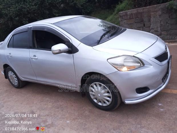 Toyota Belta 2009 Silver