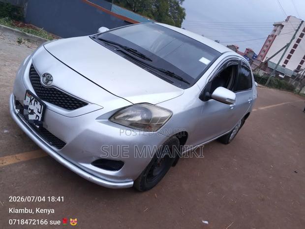 Toyota Belta 2009 Silver