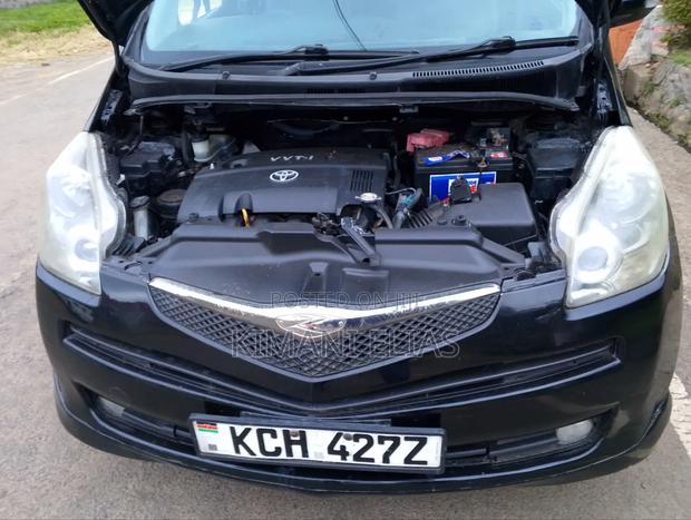 Toyota Ractis 2011 Black