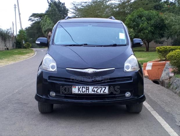 Toyota Ractis 2011 Black