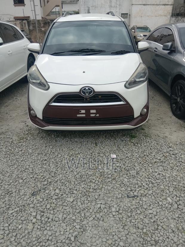 Toyota Sienta 2016 White