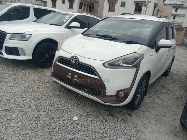 Toyota Sienta 2016 White