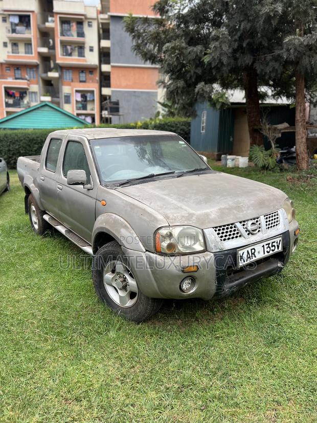 Nissan Hardbody 3300i V6 D-Cab 4WD Automatic 2005 Gray