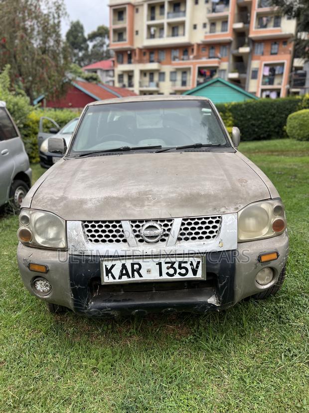 Nissan Hardbody 3300i V6 D-Cab 4WD Automatic 2005 Gray