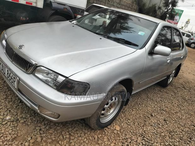 Nissan Bluebird 2002 Blue