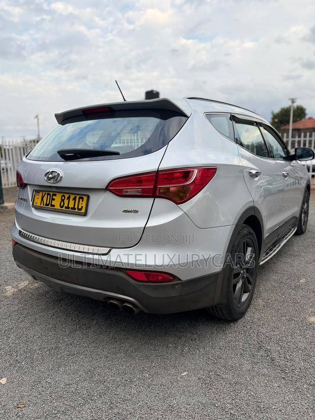Hyundai Santa Fe Limited 4dr SUV (3.3L 6cyl 6A) 2014 Silver