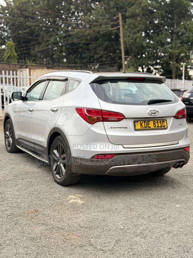 Hyundai Santa Fe Limited 4dr SUV (3.3L 6cyl 6A) 2014 Silver