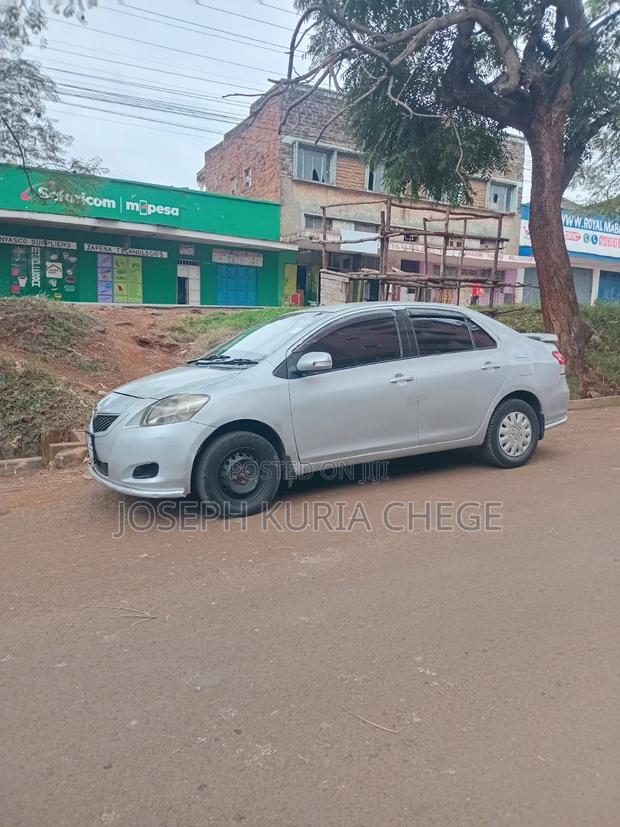 Toyota Belta 2010 Silver
