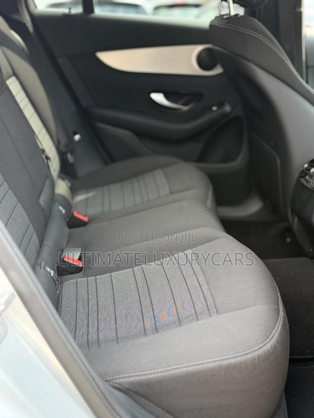 Mercedes-Benz GLC-Class GLC250 Sport Utility 4-Door (2.0L, 4cyl Turbo)