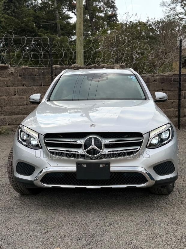 Mercedes-Benz GLC-Class GLC250 Sport Utility 4-Door (2.0L, 4cyl Turbo)
