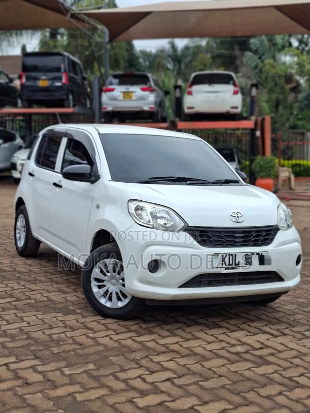 Toyota Passo 1.0 FWD 2017 White