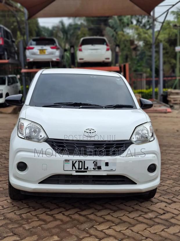 Toyota Passo 1.0 FWD 2017 White