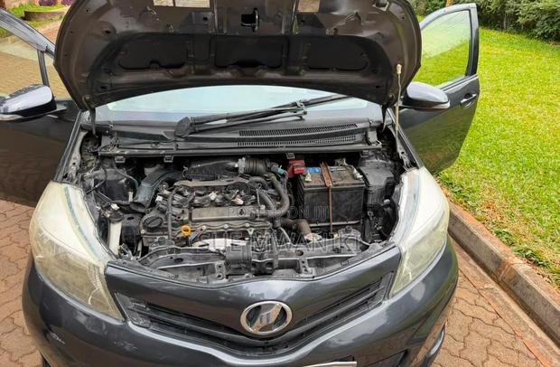 Toyota Vitz 2012 Gray
