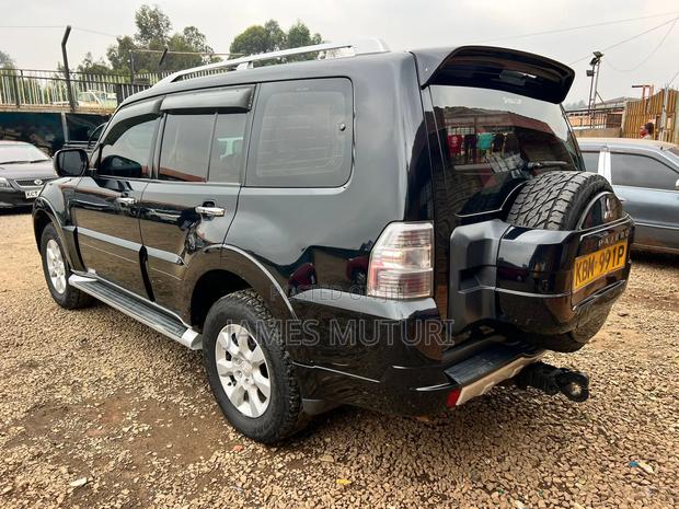Mitsubishi Pajero 2010 Black
