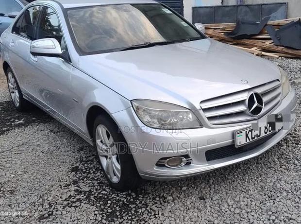 Mercedes-Benz C200 2009 Silver