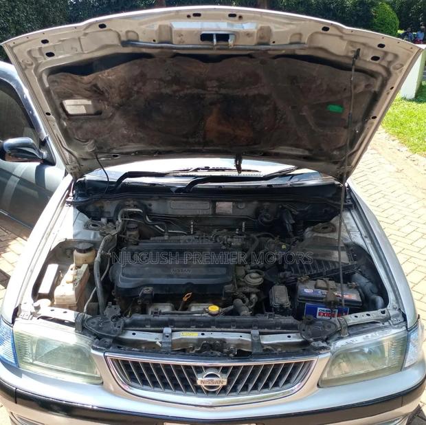 Nissan Sunny 2001 Silver