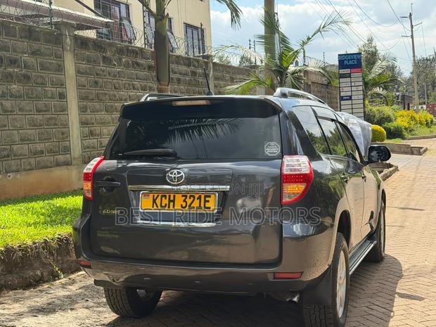 Toyota Vanguard 2009 Gray