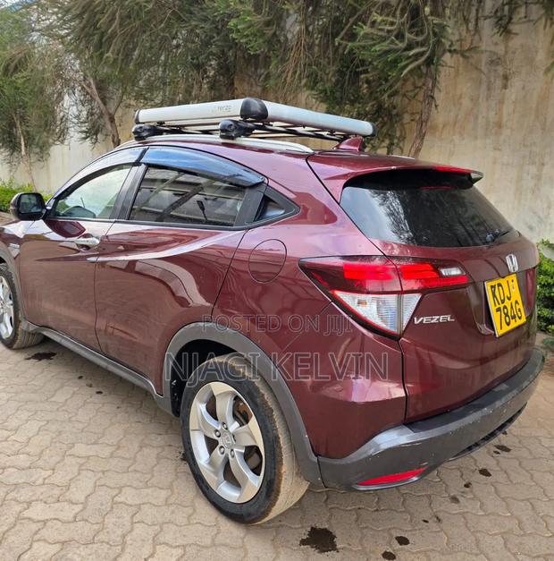 Honda Vezel 1.5 Hybrid 4WD 2014 Maroon
