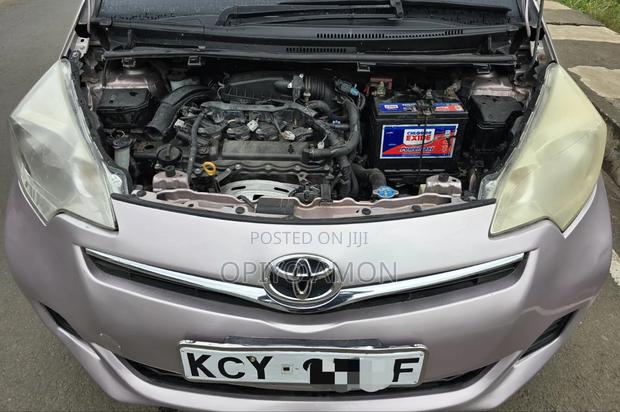 Toyota Ractis 2013 Pink