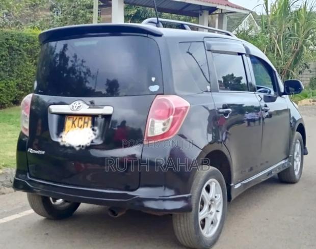 Toyota Ractis 2010 Black