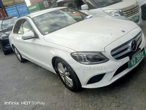 Mercedes-Benz C220 2019 Pearl