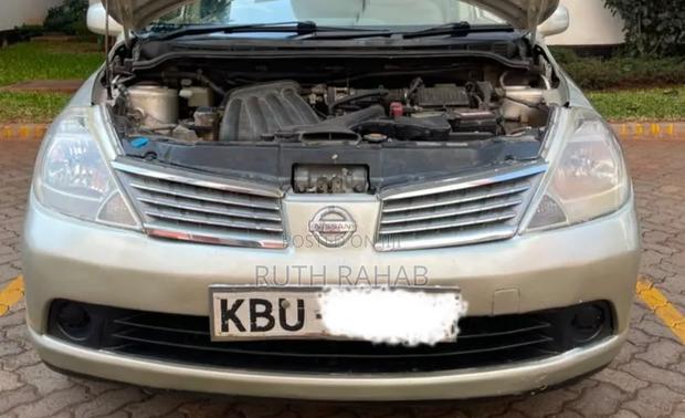 Nissan Tiida 2006 Gold