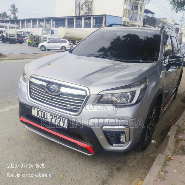 Subaru Forester 2018 Silver