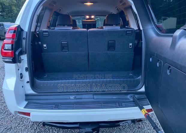 Toyota Land Cruiser Prado 2019 White